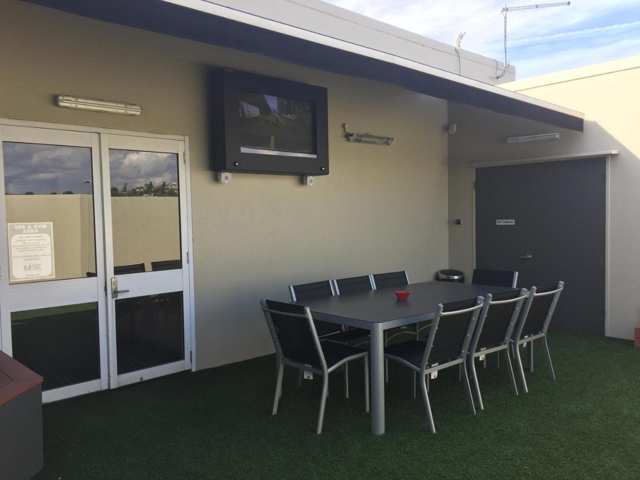 The Lighthouse Hotel Ulverstone Exterior photo